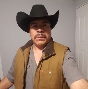 Meet your Posher, Cecilio